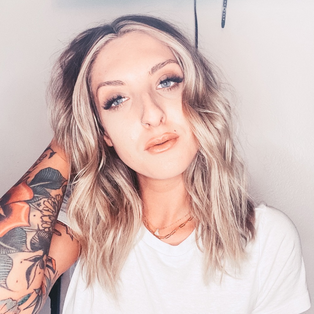 Meet your Posher, Devinnicole